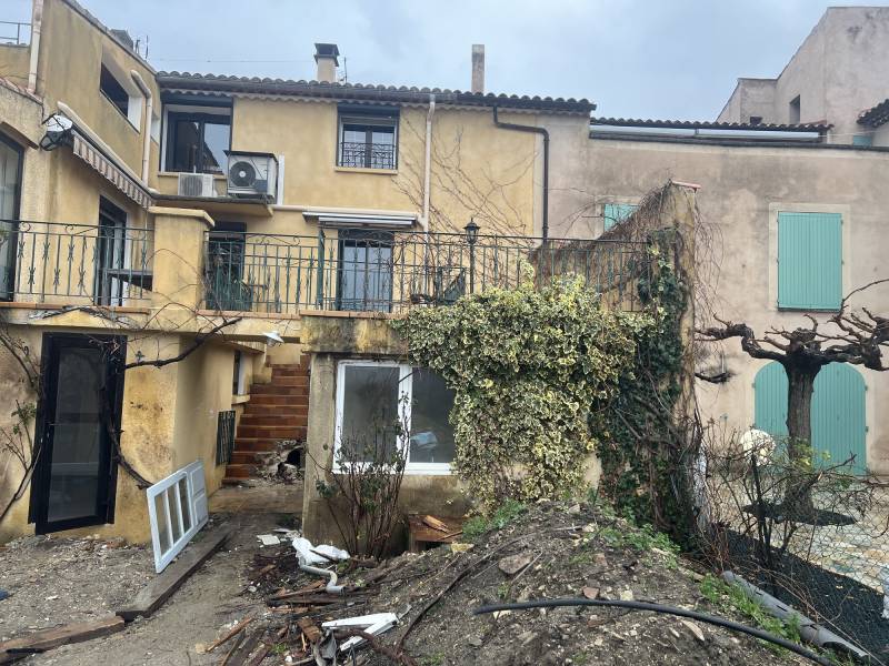 Démolition sur la commune de Lambesc proche d'Aix en provence